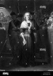vintage-engraving-print-of-french-queen-marie-antoinette-being-condemned-BKKTD2.jpg