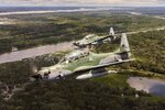 Aeronave_A-29_Super_Tucano_em_voo_sobre_a_Floresta_Amazônica.jpg