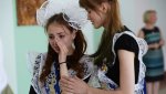 1680157278_style-pibig-info-p-pricheski-s-bantikami-na-poslednii-zvonok-80.jpg